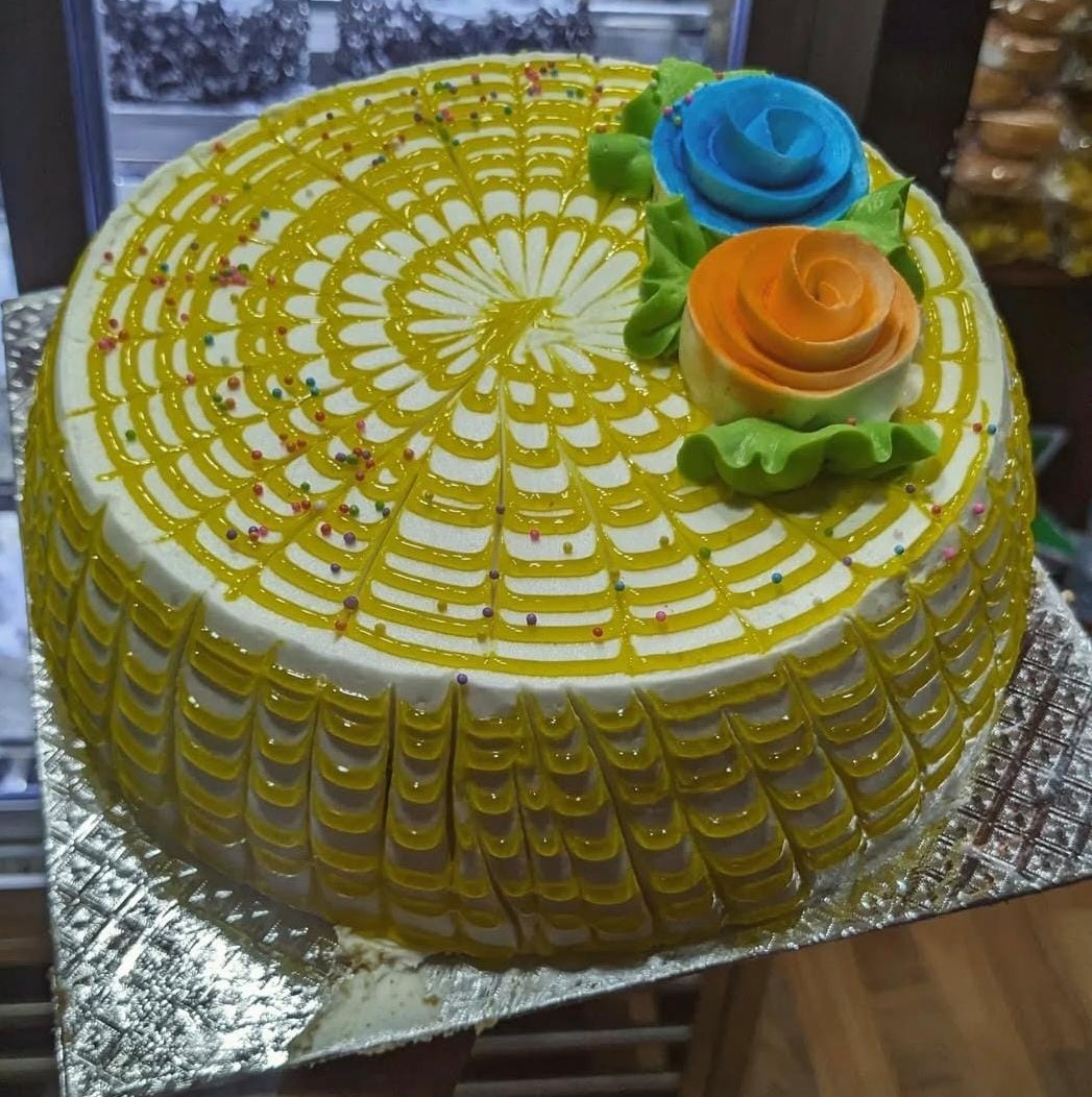 Yellow Rims Vanilla  Cake